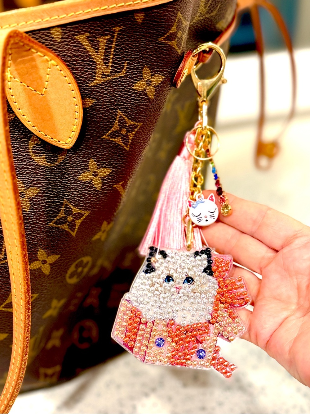 Handmade Double-Sided Rhinestone Cat Keychain with Crystal Accent & Pink Tassel - Picture 7 of 9